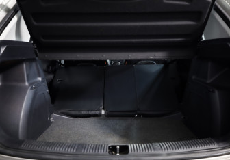 Подержанный автомобиль Skoda Fabia Hatchback 2011 года (23 фото)