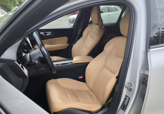 Подержанный автомобиль Volvo V60 Cross Country 2019 года (15 фото)