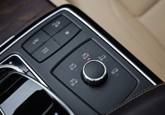 Подержанный автомобиль Mercedes-Benz GLE 2016 года (21 фото)