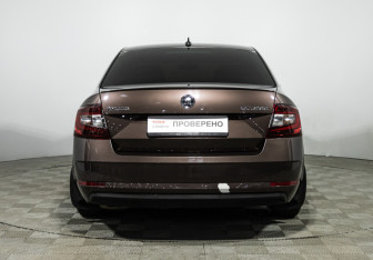 Подержанный автомобиль Skoda Octavia Liftback 2018 года (6 фото)