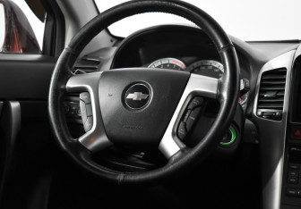 Подержанный автомобиль Chevrolet Captiva 2008 года (13 фото)