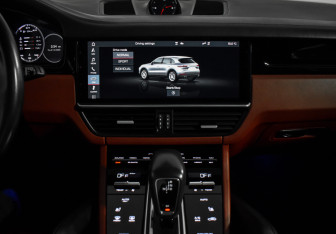 Подержанный автомобиль Porsche Cayenne 2020 года (18 фото)