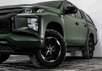 Подержанный автомобиль Mitsubishi L200 2022 года (3 фото)