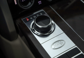 Подержанный автомобиль Land Rover Range Rover 2018 года (24 фото)