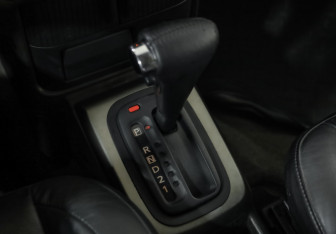 Подержанный автомобиль Nissan X-Trail 2006 года (15 фото)