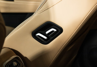 Подержанный автомобиль Jaecoo J8 2024 года (24 фото)