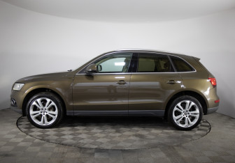Подержанный автомобиль Audi Q5 2012 года (8 фото)
