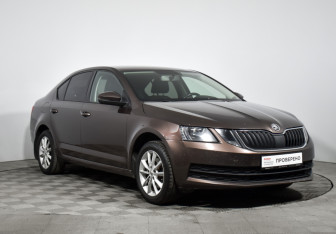 Подержанный автомобиль Skoda Octavia Liftback 2017 года (3 фото)