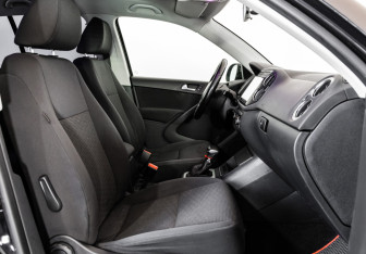 Подержанный автомобиль Volkswagen Tiguan 2013 года (19 фото)