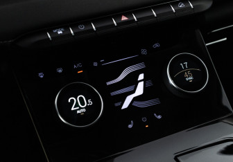 Подержанный автомобиль Exeed LX 2022 года (18 фото)