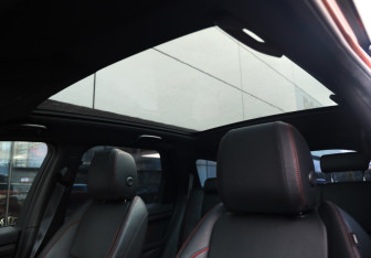 Подержанный автомобиль Land Rover Discovery Sport 2020 года (26 фото)