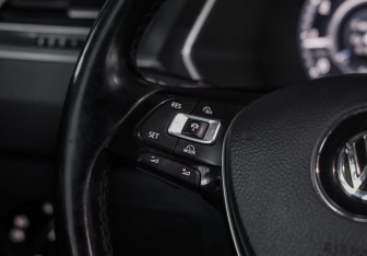 Подержанный автомобиль Volkswagen Tiguan 2017 года (13 фото)