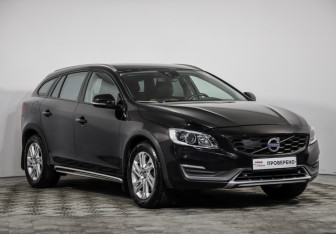 Подержанный автомобиль Volvo V60 Cross Country 2015 года (3 фото)