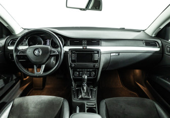 Подержанный автомобиль Skoda Superb Liftback 2014 года (13 фото)