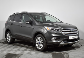 Подержанный автомобиль Ford Kuga 2017 года (3 фото)