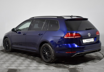 Подержанный автомобиль Volkswagen Golf Wagon 2017 года (7 фото)