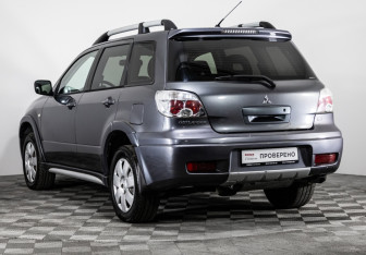 Подержанный автомобиль Mitsubishi Outlander 2007 года (7 фото)