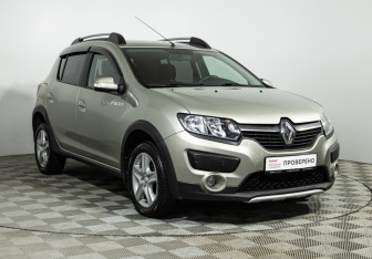 Подержанный автомобиль Renault Sandero 2015 года (3 фото)