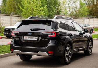 Подержанный автомобиль Subaru Outback Wagon 2022 года (6 фото)