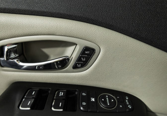 Подержанный автомобиль Kia Carnival 2019 года (16 фото)