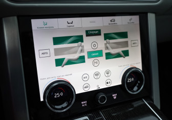 Подержанный автомобиль Land Rover Range Rover 2019 года (22 фото)