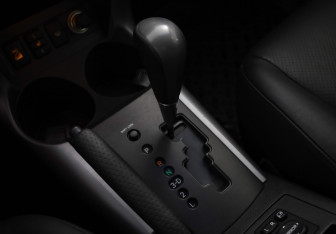 Подержанный автомобиль Toyota RAV4 2008 года (19 фото)