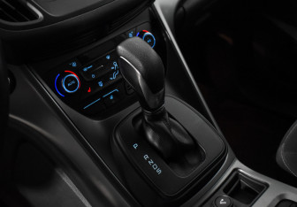 Подержанный автомобиль Ford Kuga 2018 года (11 фото)