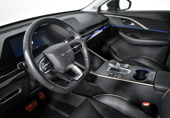 Подержанный автомобиль Omoda C5 2023 года (9 фото)