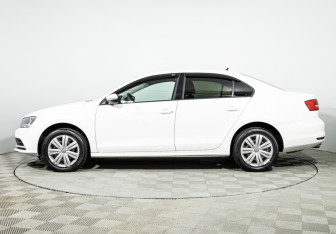 Подержанный автомобиль Volkswagen Jetta Sedan 2015 года (8 фото)
