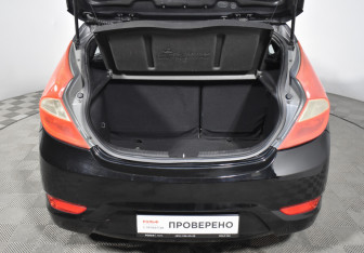 Подержанный автомобиль Hyundai Solaris Hatchback 2011 года (18 фото)