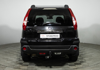 Подержанный автомобиль Nissan X-Trail 2011 года (6 фото)