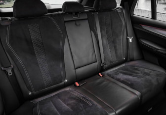 Подержанный автомобиль BMW X5 2018 года (27 фото)