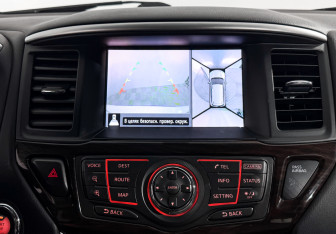 Подержанный автомобиль Nissan Pathfinder 2015 года (20 фото)