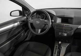 Подержанный автомобиль Opel Astra Hatchback 2006 года (9 фото)