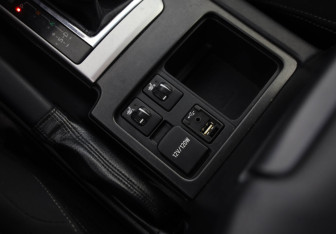 Подержанный автомобиль Toyota Land Cruiser Prado 2014 года (18 фото)