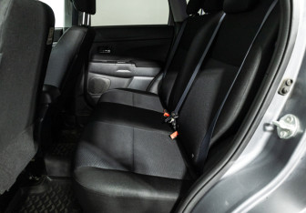 Подержанный автомобиль Mitsubishi ASX 2011 года (10 фото)