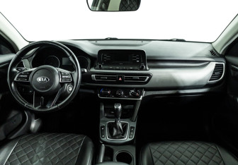Подержанный автомобиль Kia Seltos 2021 года (13 фото)