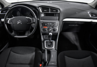 Подержанный автомобиль Citroen C4 Sedan 2014 года (14 фото)
