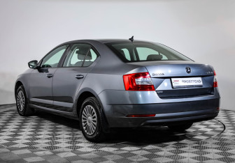 Подержанный автомобиль Skoda Octavia Liftback 2019 года (7 фото)