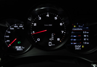 Подержанный автомобиль Porsche Cayman 2018 года (11 фото)