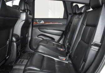 Подержанный автомобиль Jeep Grand Cherokee 2011 года (13 фото)