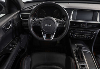 Подержанный автомобиль Kia Optima Sedan 2018 года (12 фото)