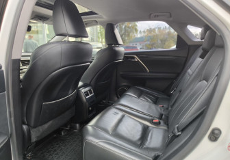 Подержанный автомобиль Lexus RX 2019 года (11 фото)