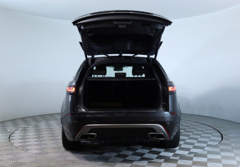 Подержанный автомобиль Land Rover Range Rover Velar 2018 года (7 фото)