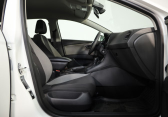 Подержанный автомобиль SEAT Leon Hatchback 2013 года (20 фото)