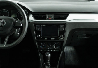 Подержанный автомобиль Skoda Rapid Liftback 2019 года (14 фото)