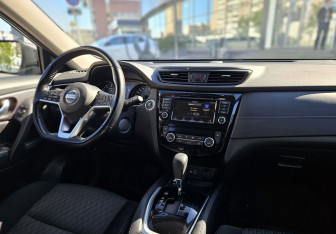 Подержанный автомобиль Nissan X-Trail 2020 года (13 фото)