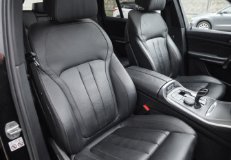 Подержанный автомобиль BMW X5 2020 года (33 фото)