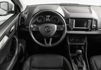 Подержанный автомобиль Skoda Karoq 2020 года (11 фото)