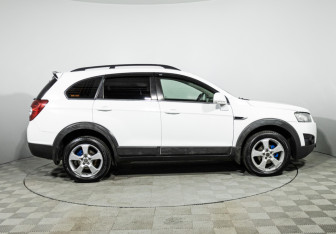 Подержанный автомобиль Chevrolet Captiva 2012 года (4 фото)